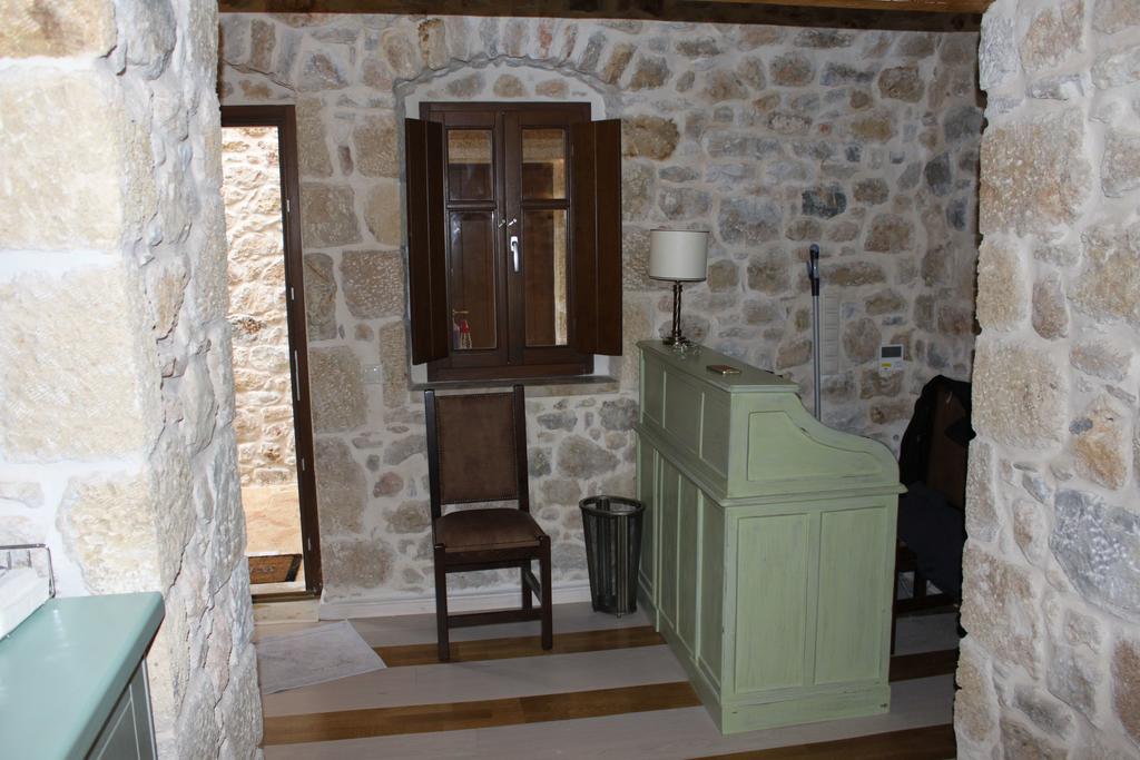 Vetilios Lithos Boutique Hotel Néon Oítilon Zewnętrze zdjęcie